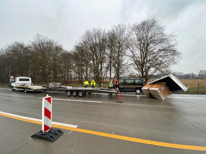 POL-DEL: Autobahnpolizei Ahlhorn: Verkehrsunfall mit hohem Sachschaden auf der Autobahn 1 im Bereich Dinklage