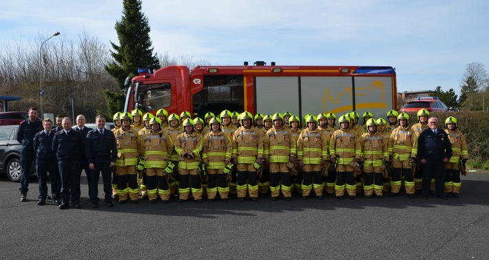 FW-Stolberg: Austattung des 3. Löschzuges der Feuerwehr der Kupferstadt Stolberg mit aktueller Einsatzausrüstung
