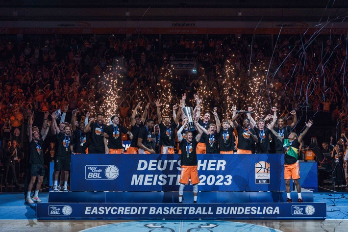 Teva gratuliert dem Basketball-Team von ratiopharm Ulm zur Deutschen Meisterschaft / Das Wunder von Ulm: ratiopharm Ulm wird zum ersten Mal in der Vereinsgeschichte Deutscher Basketballmeister