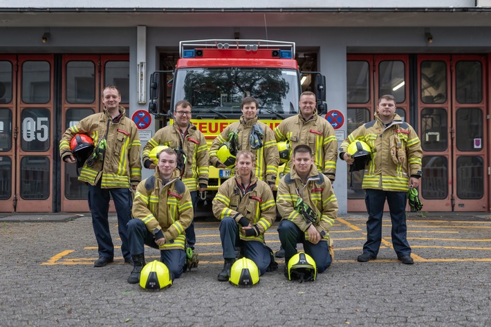 FW Ratingen: Feuerwehr Ratingen - Hauptamt und Ehrenamt stehen Seite an Seite