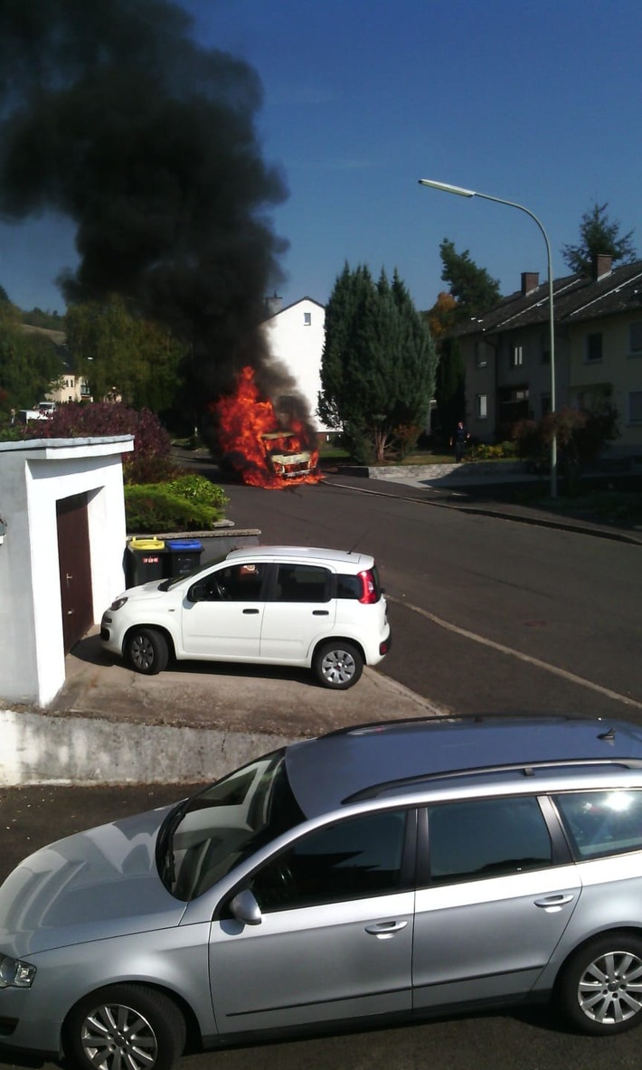 POL-PDKH: Fahrzeugbrand