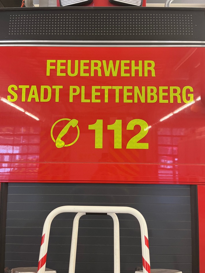 FW-PL: Einsatzreicher Sonntag für Feuerwehr und Rettungsdienst