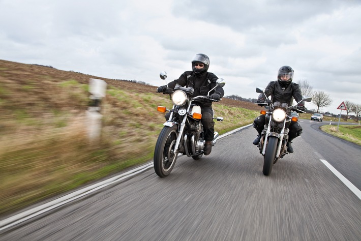 Kleiner Motorradführerschein für Autofahrende führt zu mehr Unfällen