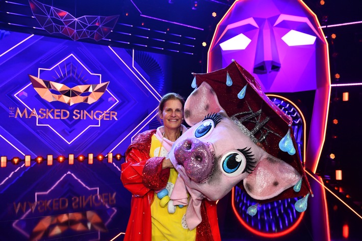 Herausragend. "The Masked Singer" startet so stark wie nie zuvor / Katrin Müller-Hohenstein begeistert als "Das Schwein"