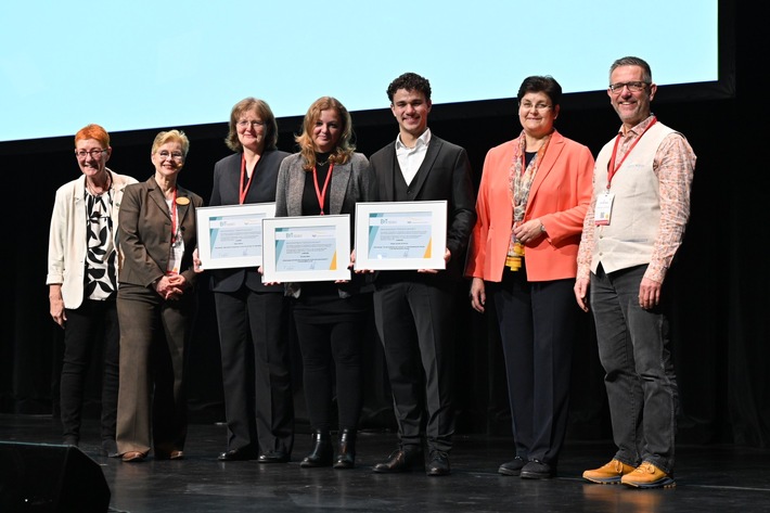 Medienpreis Tiergesundheit 2025: bpt und BfT zeichnen herausragende journalistische Beiträge aus