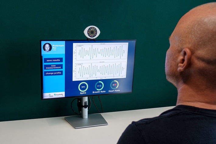 Vital Signs at a Glance without Contact
