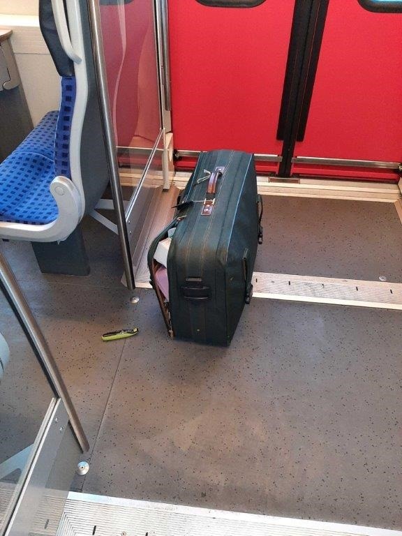 BPOL NRW: Mann vergisst Koffer und erlaubt sich gegenüber der Bundespolizei einen schlechten Scherz +++Foto+++