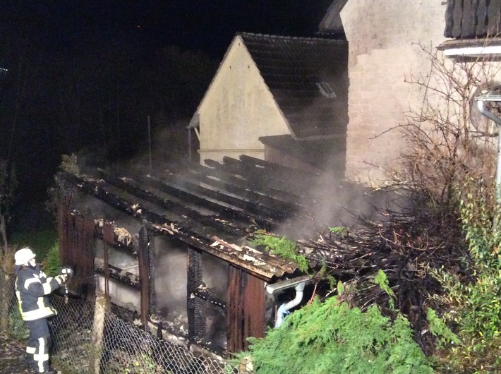 FW-PB: Brand eines Einfamilienhauses endet glimpflich