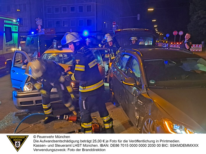 FW-M: Personenrettung nach Unfall (Schwabing)