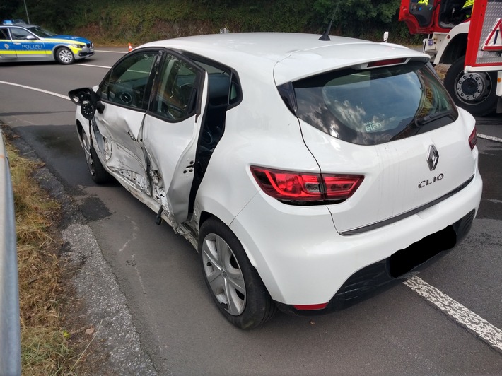 FW-EN: Verkehrsunfälle in Breckerfeld fordern die Feuerwehr