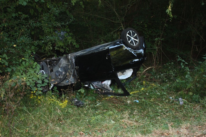 POL-COE: Ascheberg, Mühlenstraße/ 19-Jähriger bei Verkehrsunfall getötet