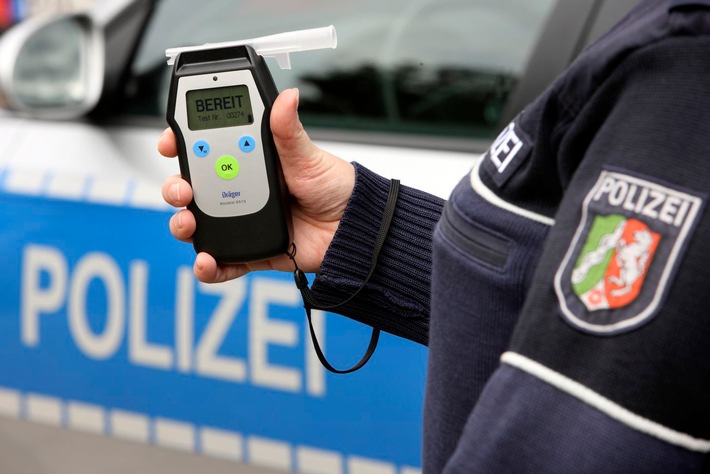 POL-ME: Polizei zieht alkoholisierte 30-Jährige aus dem Verkehr - Velbert - 2010148