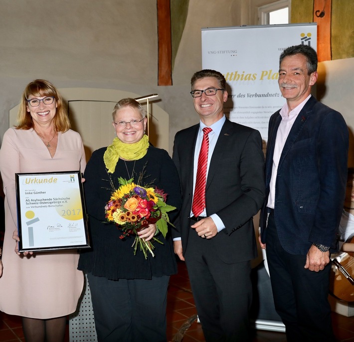 VNG-Presseinformation: Fotoausstellung &quot;Engagement zeigt Gesicht&quot; in der Stadtbibliothek Pirna feierlich eröffnet