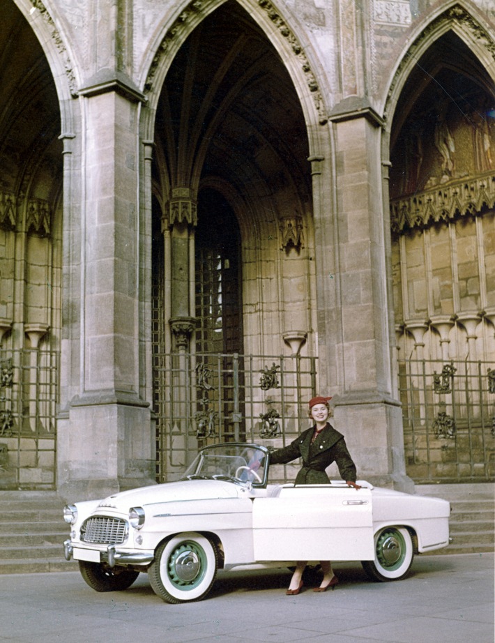 Jubiläum für den SKODA 450: Vorgänger des FELICIA-Cabriolets feiert 60. Geburtstag (FOTO)