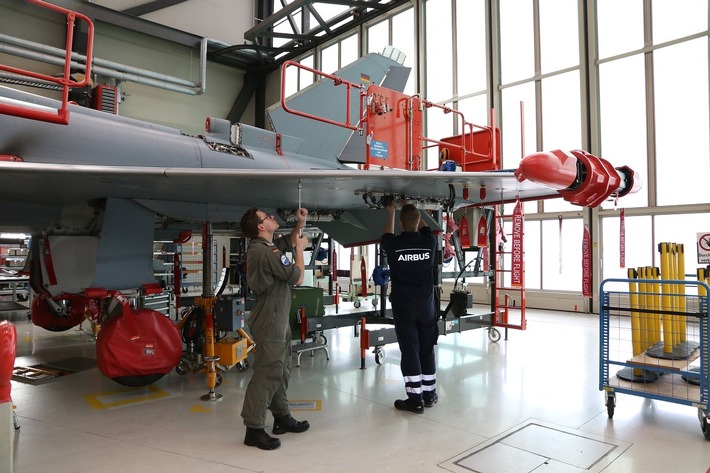 Gemeinsam für die Einsatzbereitschaft der Luftwaffe: / 20 Jahre Kooperation zwischen der Deutschen Luftwaffe und Airbus