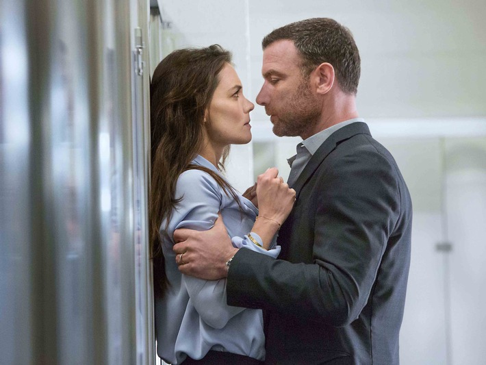 Neue Folgen "Ray Donovan" mit Liev Schreiber als Free-TV-Premiere in ZDFneo / Katie Holmes als Staffel-Gaststar