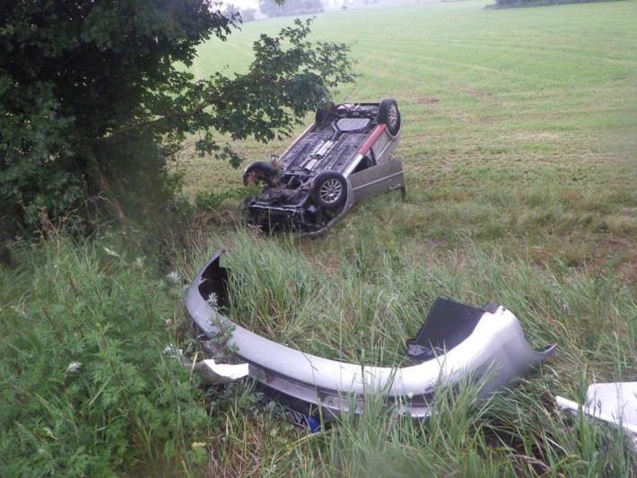 POL-KLE: Kalkar - Verkehrsunfall / Autofahrerin schwer verletzt