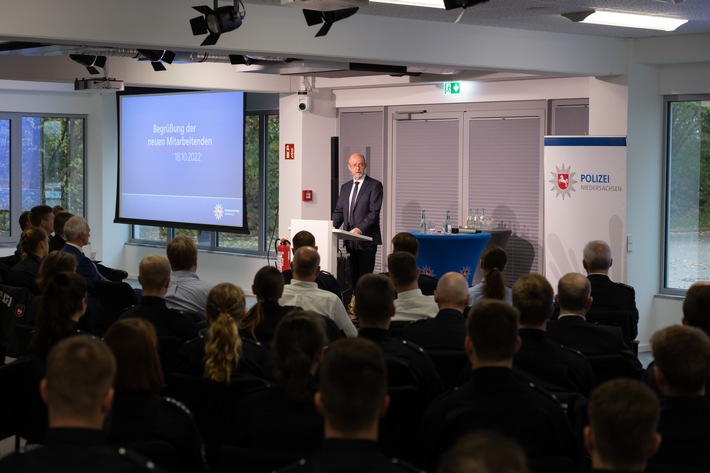 POL-H: Polizeidirektion Hannover begrüßt rund 220 neue Mitarbeitende