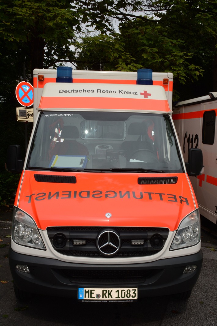 POL-ME: 56-jähriger Fahrradfahrer bei Alleinunfall schwer verletzt - Ratingen - 2407115