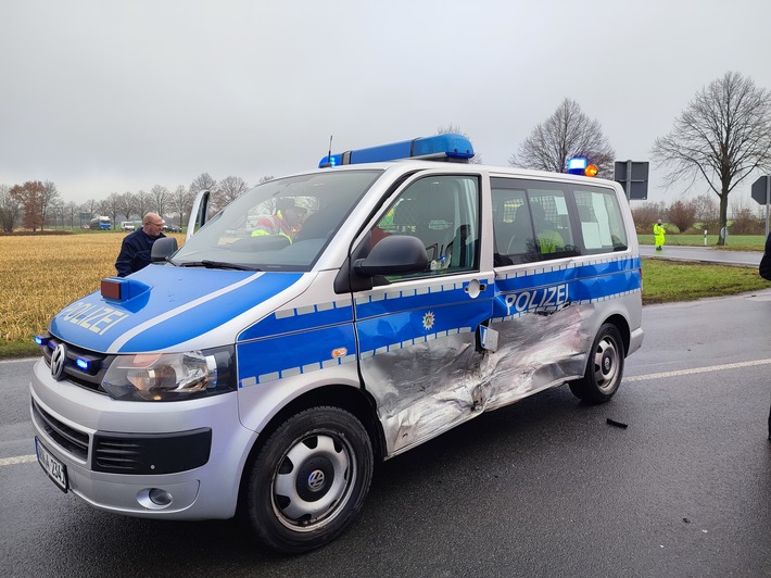 FW-KLE: Verkehrsunfall mit fünf Verletzten