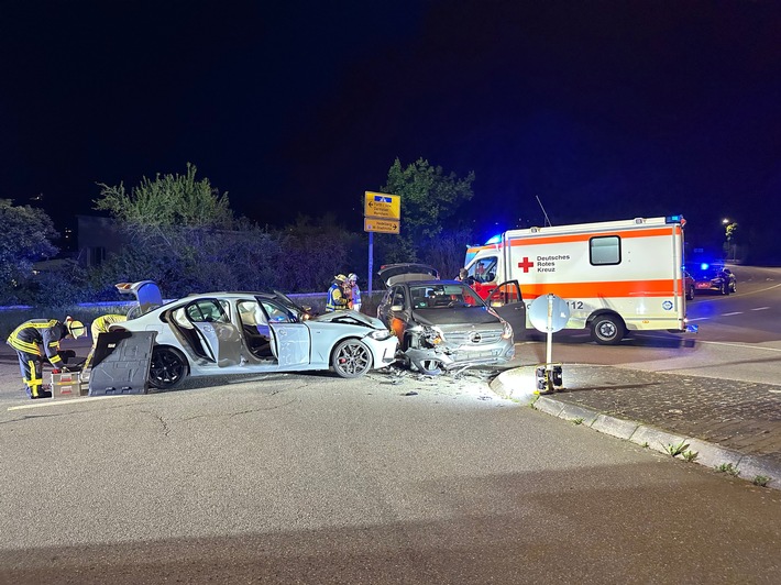 FW Weinheim: Mercedes und BMW verunfallen auf der Westtangente