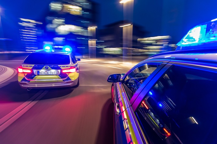 POL-ME: Polizei stoppt illegales Autorennen - Hilden - 1901124