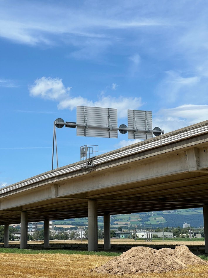 Baustart für Helion an der Autobahn A5 bei Yverdon: 2900 Solarmodule für die Mobilität von morgen