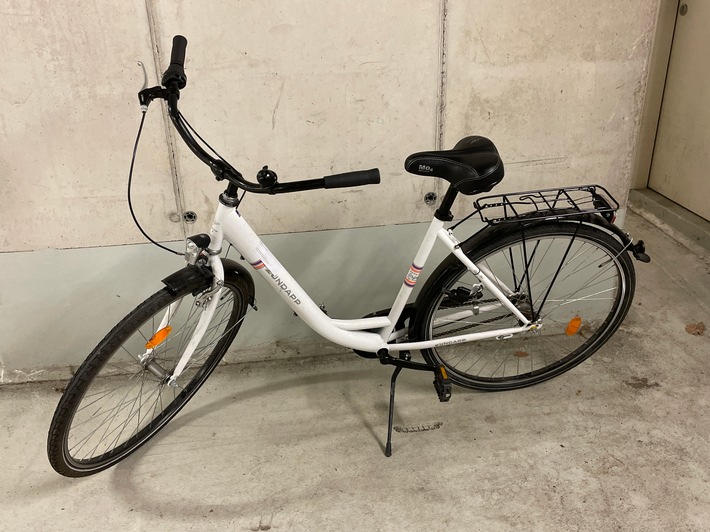 POL-DA: Darmstadt: Fahrrad im Herrngarten sichergestellt / Eigentümer gesucht