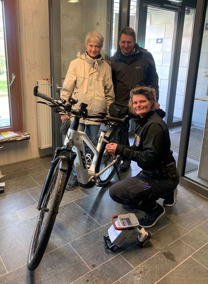 POL-RTK: Erste Fahrradcodieraktion im Rheingau-Taunus-Kreis +++ E-Scooter gestohlen +++ Wohnhaus mit Farbe beschmiert