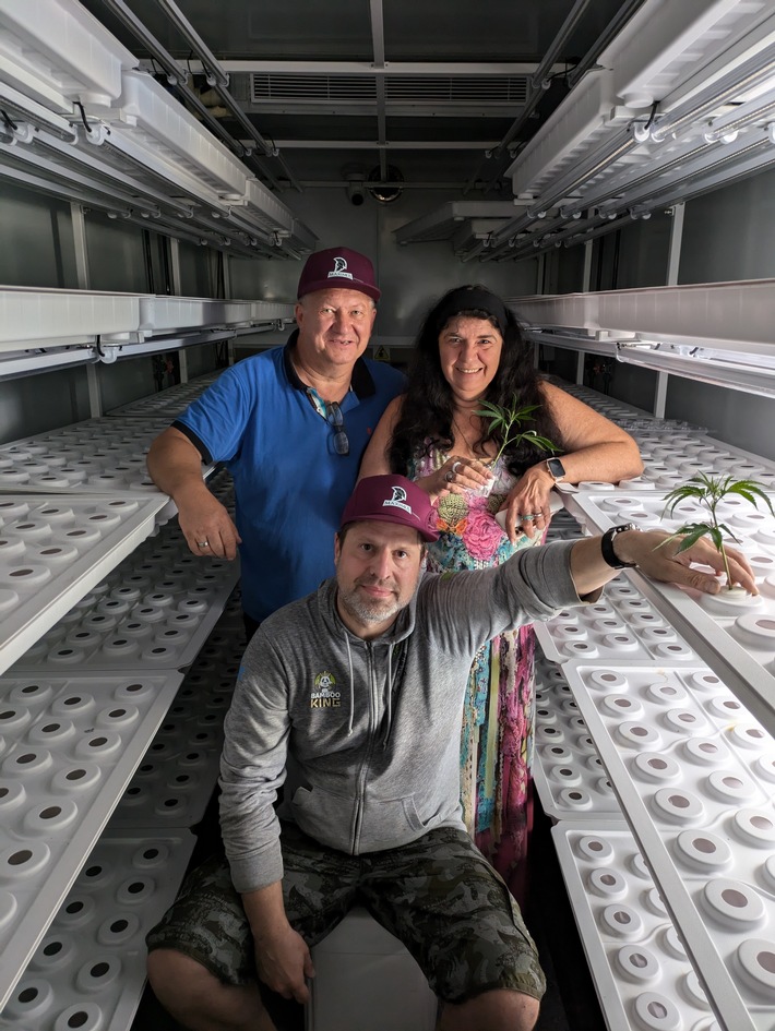 Hanf trifft High-Tech: Natur-Erlebniswelt startet innovative Cannabis-Produktion im High Cube"