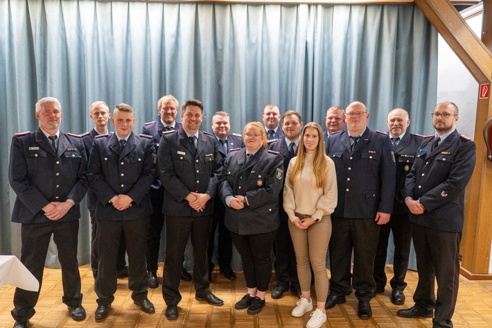 FW Flotwedel: Jahreshauptversammlung der Ortsfeuerwehr Langlingen: Rückblick, Wahlen und Ehrungen - Generationswechsel im Kommando