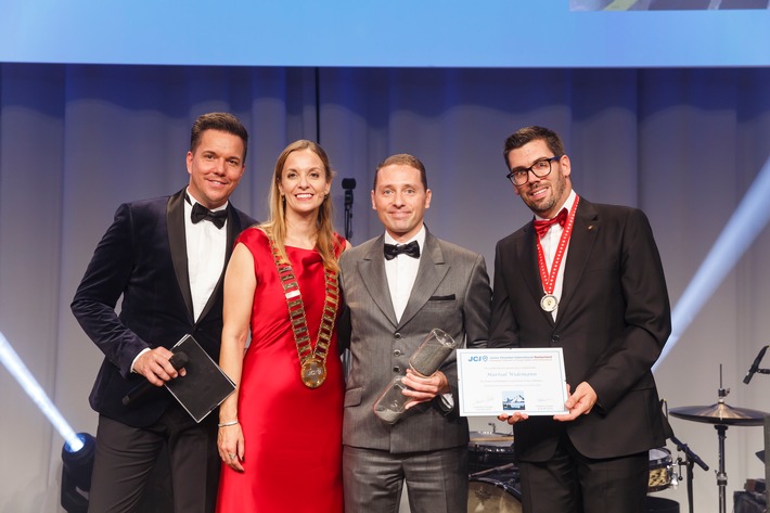 Schweizer Charity-Pilot zu den «Ten Outstanding Young Persons» ernannt