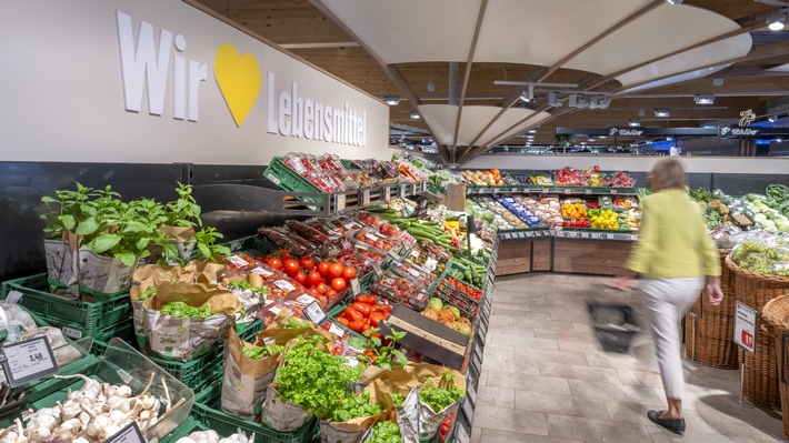 EDEKA erneut auf Platz 1: Zum zehnten Mal ausgezeichnet für Obst- und Gemüsekompetenz