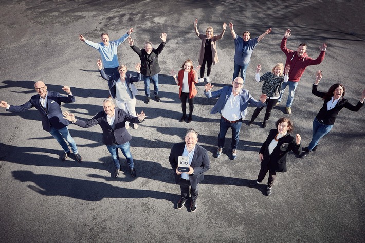 TOP100_Auszeichnung_Team_03.jpg