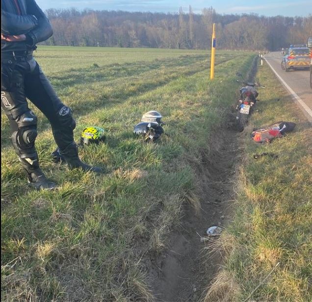 POL-PDLD: Barbelroth Motorradfahrerin landet im Straßengraben