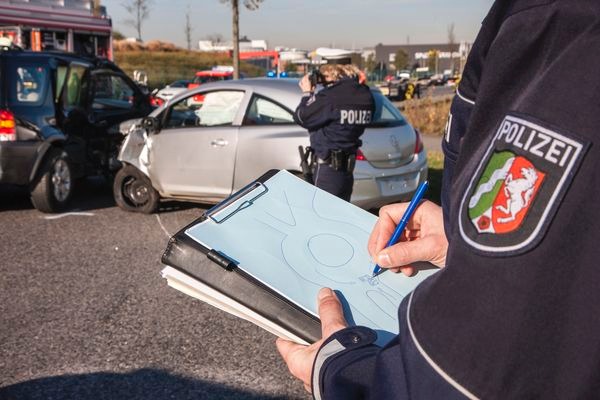 POL-REK: Leicht verletzt nach Verkehrsunfall - Erftstadt