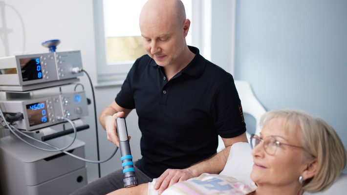 Dr. med. Jörg Hain über die moderne Arthrosetherapie: Mit PRP und Hyaluronsäure Schmerzen lindern und beweglich bleiben