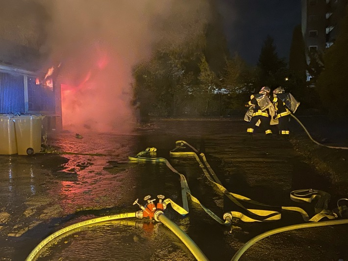 FW-E: Garagenbrand - keine verletzten Personen