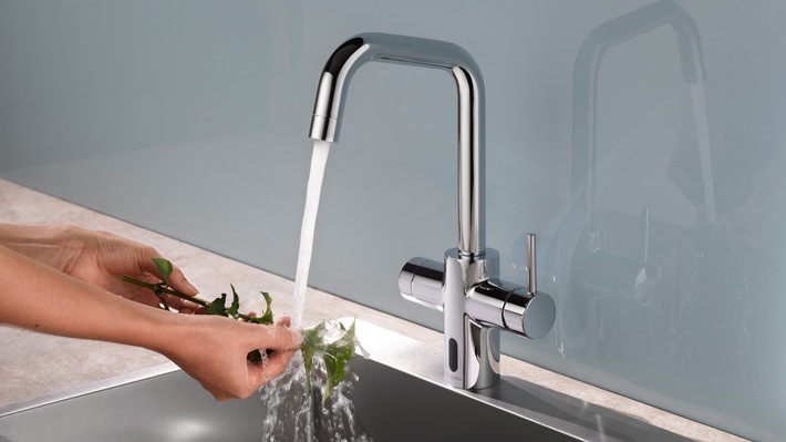 Küchenarmatur GRANDIS E von SCHELL: Hygienische und flexible Lösung für moderne Küchen