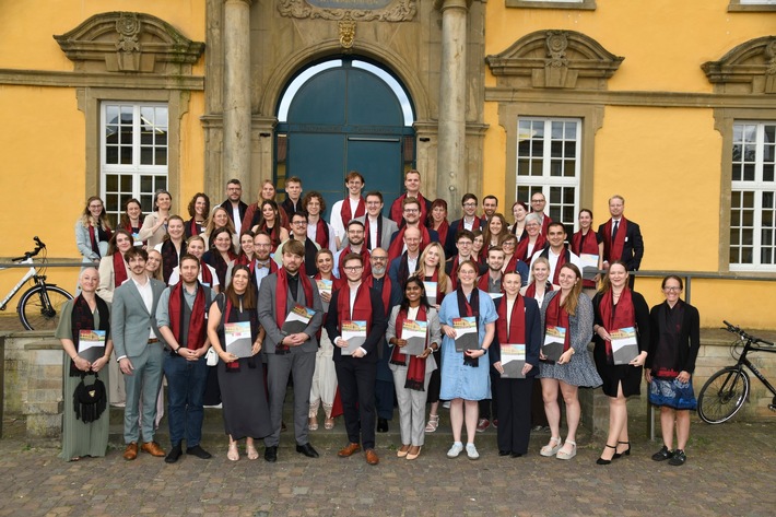 Uni Osnabrück: 52 Doktorinnen und Doktoren in der Schlossaula und im Rathaus geehrt