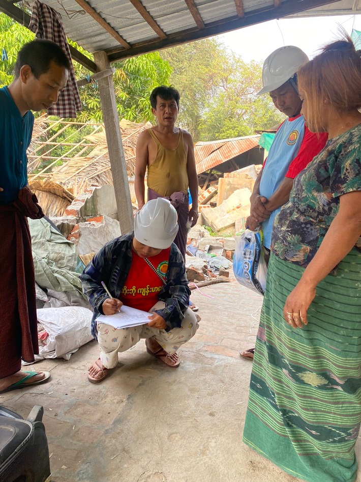 Helvetas leistet umfassende Nothilfe für Erdbebenbetroffene in Myanmar