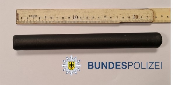 BPOL NRW: Jugendlicher mit Eisenstange bedroht: Bundespolizei stellt 16-jährigen Tatverdächtigen