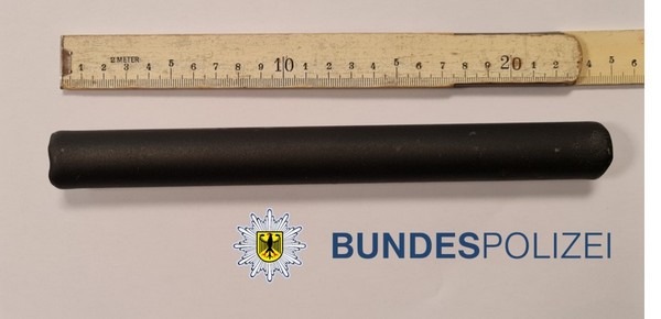 BPOL NRW: Jugendlicher mit Eisenstange bedroht: Bundespolizei stellt 16-jährigen Tatverdächtigen