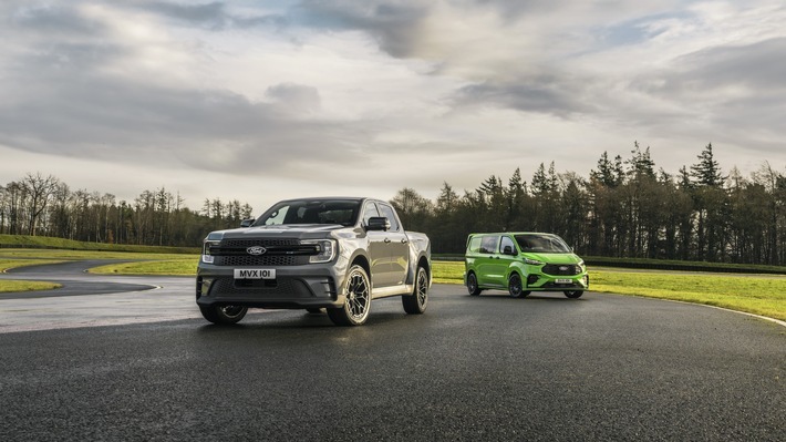 Markanter Auftritt: Ford Pro stellt mit dem Ford Ranger MS-RT (li.) und dem Ford Transit Custom MS-RT zwei besonders sportlich ausgelegte Sondereditionen vor. / Weiterer Text über ots und www.presseportal.de/nr/6955 / Die Verwendung dieses Bildes für redaktionelle Zwecke ist unter Beachtung aller mitgeteilten Nutzungsbedingungen zulässig und dann auch honorarfrei. Veröffentlichung ausschließlich mit Bildrechte-Hinweis.