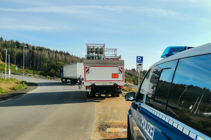 POL-LDK: Polizei kontrolliert gewerblichen Güterkraftverkehr + in Laden eingebrochen