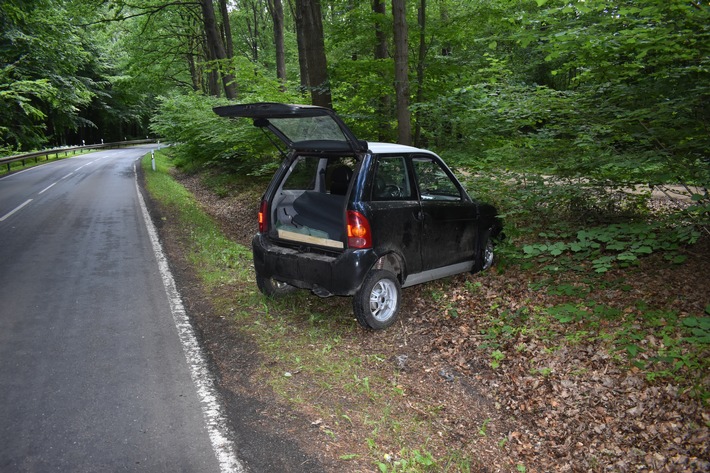 POL-NI: Auhagen: 17-jähriger in seinem Microcar abgedrängt - Unfallverursacher flüchtet