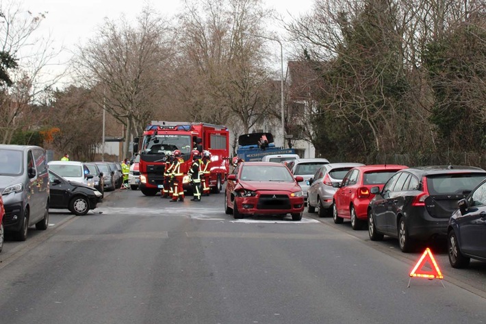 POL-DN: Unfall nach Wendemanöver