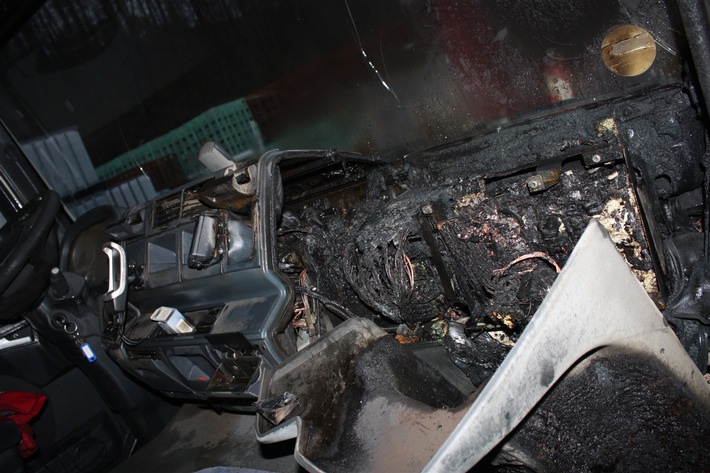 POL-HX: Fahrerkabine ausgebrannt