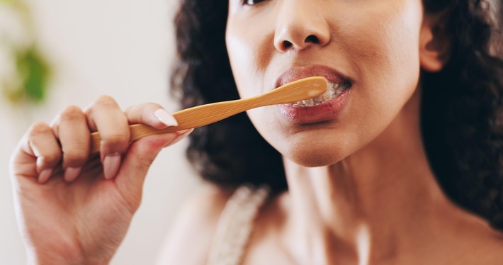 Gesund beginnt im Mund / Die richtige Pflege für die Mundflora