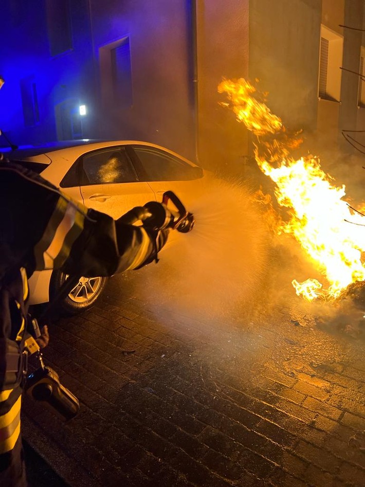 FW-EN: Arbeitsreicher Jahreswechsel für die Feuerwehr